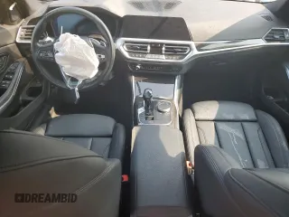 2020 BMW 3 Series 330i xDrive z VIN 3MW5R7J05L8B33752, wystawiony jako Copart lot #59315585 z przebiegiem Nie podano mil oraz Czysty tytuł • Clean title. Historia ofert i sprzedaży dostępna na DreamBid. Obrazek 8.