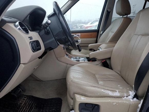 2014 Land Rover LR4 HSE with VIN SALAG2V60EA722541, listed as a Copart auction lot 84387474 with 106,845 mi miles and Salvage Title. Bid and sale history available at DreamBid. Image 7.