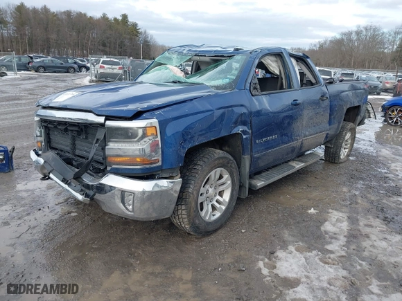2018 Chevrolet Silverado 1500 LT with VIN 1GCVKREC6JZ123435, listed as a IAAI auction lot 41611764 with 72,031 mi miles. Bid and sale history available at carsss.com. Image 2.