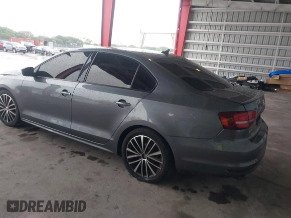 2016 Volkswagen Jetta Sport z VIN 3VWD17AJ3GM416482, wystawiony jako IAAI lot #41653790 z przebiegiem 109 380 mil mil oraz . Historia ofert i sprzedaży dostępna na DreamBid. Obrazek 3.