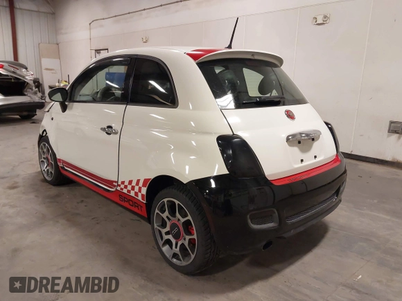 2015 FIAT 500 Sport z VIN 3C3CFFBR2FT709961, wystawiony jako IAAI lot #42265445 z przebiegiem 116 691 mil mil oraz . Historia ofert i sprzedaży dostępna na DreamBid. Obrazek 3.