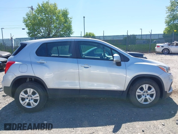 2018 Chevrolet Trax LS with VIN 3GNCJKSB1JL420107, listed as a IAAI auction lot 42129972 with 595,541 mi miles. Bid and sale history available at carsss.com. Image 12.