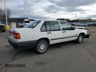 1992 Volvo 900 GLS z VIN YV1JS8832N3087380, wystawiony jako Copart lot #85488914 z przebiegiem 307 015 mil mil oraz Szkody całkowita. Historia ofert i sprzedaży dostępna na DreamBid. Obrazek 3.