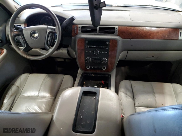 2007 Chevrolet Avalanche LT w/3LT with VIN 3GNFK12357G218403, listed as a Copart auction lot 82667364 with 131,962 mi miles and Clean Title. Bid and sale history available at carsss.com. Image 8.