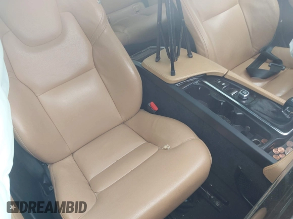 2018 Volvo S90 Momentum z VIN LVY982MK6JP034663, wystawiony jako IAAI lot #41555753 z przebiegiem 112 258 mil mil oraz . Historia ofert i sprzedaży dostępna na DreamBid. Obrazek 5.