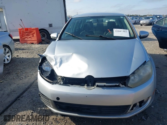 2011 Volkswagen Golf z VIN WVWDA7AJ7BW240211, wystawiony jako IAAI lot #41807381 z przebiegiem 220 246 mil mil oraz . Historia ofert i sprzedaży dostępna na DreamBid. Obrazek 12.