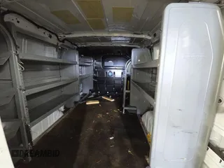 2019 Ford Transit z VIN 1FTYR1YG8KKB48131, wystawiony jako IAAI lot #42624631 z przebiegiem 115 298 mil mil oraz . Historia ofert i sprzedaży dostępna na DreamBid. Obrazek 8.
