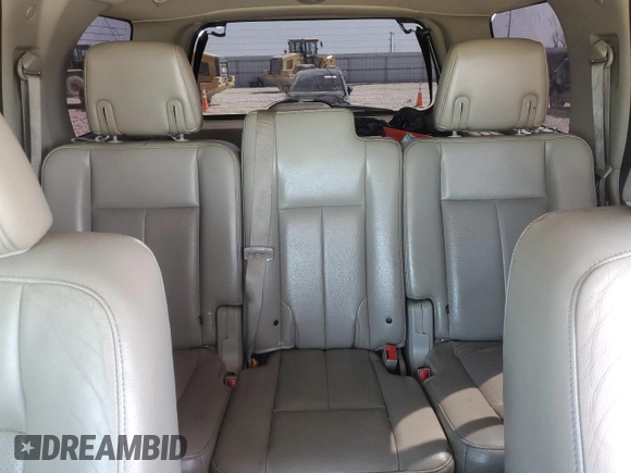 2010 Ford Expedition Limited с VIN 1FMJU1K57AEA34671, выставлен на аукционе Copart как лот 50102085 с пробегом 179 181 миль миль и Списание • Salvage title. История ставок и продаж доступна на DreamBid. Изображение 10.