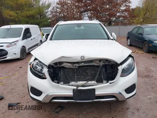 2017 Mercedes-Benz GLC with VIN WDC0G4JB9HF186711, listed as a IAAI auction lot 40883506 with 117,683 mi miles. Bid and sale history available at carsss.com. Image 11.