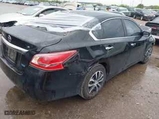 2013 Nissan Altima 2.5 SL with VIN 1N4AL3AP0DN484470, listed as a IAAI auction lot 41893143 with 136,584 mi miles. Bid and sale history available at carsss.com. Image 4.