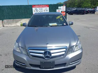 2012 Mercedes-Benz E 350 Luxury z VIN WDDHF8JB6CA537413, wystawiony jako IAAI lot #42312462 z przebiegiem 58 362 mil mil oraz . Historia ofert i sprzedaży dostępna na DreamBid. Obrazek 12.
