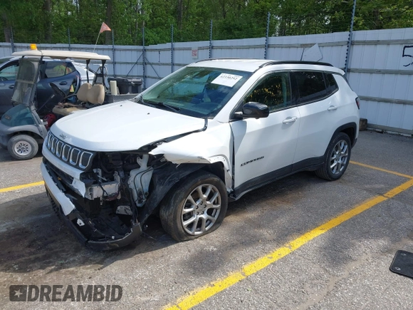 2022 Jeep Compass Latitude Lux with VIN 3C4NJDFB7NT112307, listed as a IAAI auction lot 42330292 with 77,240 mi miles and . Bid and sale history available at DreamBid. Image 18.
