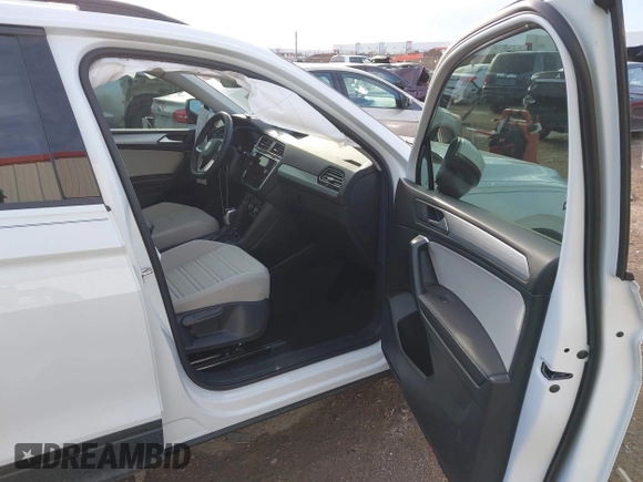 2024 Volkswagen Tiguan S with VIN 3VVRB7AX4RM232229, listed as a IAAI auction lot 41673555 with 333 mi miles and . Bid and sale history available at DreamBid. Image 5.