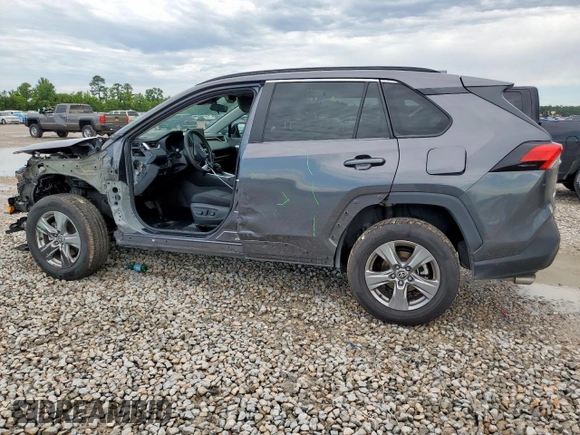 2022 Toyota RAV4 XLE with VIN 2T3W1RFV3NC207789, listed as a Copart auction lot 60106225 with 87,477 mi miles and Salvage title. Bid and sale history available at DreamBid. Image 2.