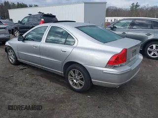 2007 Volvo S60 2.5L Turbo with VIN YV1RH592072609664, listed as a IAAI auction lot 41865512 with 200,528 mi miles. Bid and sale history available at carsss.com. Image 3.