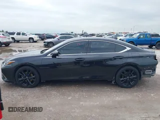 2022 Lexus ES 350 z VIN 58ADZ1B10NU124891, wystawiony jako IAAI lot #42422400 z przebiegiem 114 739 mil mil oraz . Historia ofert i sprzedaży dostępna na DreamBid. Obrazek 15.