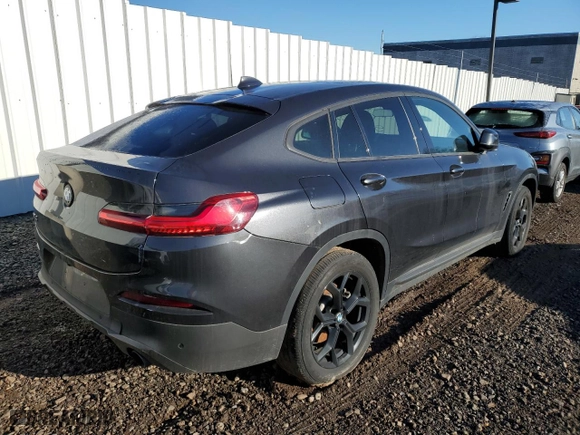 2020 BMW X4 xDrive30i with VIN 5UX2V1C02LLE67937, listed as a Copart auction lot 70302802 with 30,553 mi miles. Bid and sale history available at carsss.com. Image 3.