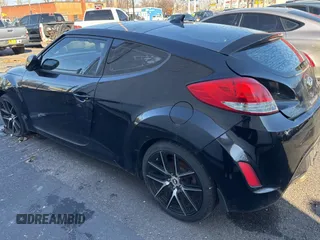 2014 Hyundai Veloster with VIN KMHTC6AD7EU184728, listed as a Copart auction lot 88989725 with 95,191 mi miles and Clean Title. Bid and sale history available at carsss.com. Image 3.