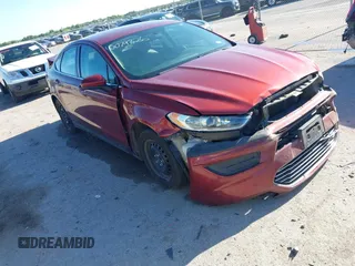 2014 Ford Fusion S with VIN 3FA6P0G71ER201573, listed as a IAAI auction lot 42079726 with 195,893 mi miles and . Bid and sale history available at carsss.com. Image 1.