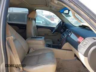 2007 Chevrolet Tahoe LT z VIN 1GNFK13007J146559, wystawiony jako IAAI lot #42686539 z przebiegiem 278 300 mil mil oraz . Historia ofert i sprzedaży dostępna na DreamBid. Obrazek 5.