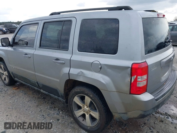 2015 Jeep Patriot High Altitude z VIN 1C4NJPFA2FD185584, wystawiony jako IAAI lot #41714984 z przebiegiem 121 345 mil mil oraz . Historia ofert i sprzedaży dostępna na DreamBid. Obrazek 6.