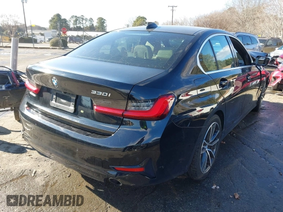 2019 BMW 3 Series 330i z VIN 3MW5R1J53K8A04397, wystawiony jako IAAI lot #41293319 z przebiegiem 23 504 mil mil oraz . Historia ofert i sprzedaży dostępna na DreamBid. Obrazek 4.