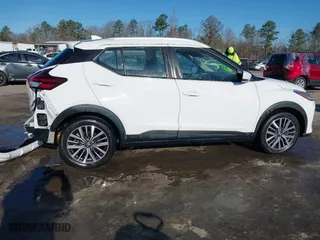 2021 Nissan Kicks SV with VIN 3N1CP5CV5ML489794, listed as a IAAI auction lot 41706542 with 61,006 mi miles. Bid and sale history available at carsss.com. Image 13.