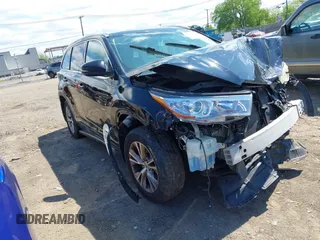 2014 Toyota Highlander XLE z VIN 5TDJKRFH0ES033696, wystawiony jako IAAI lot #42270328 z przebiegiem 140 271 mil mil oraz . Historia ofert i sprzedaży dostępna na DreamBid. Obrazek 1.