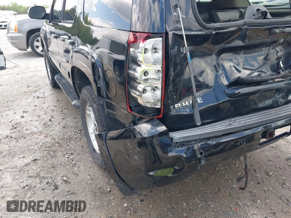 2007 Chevrolet Tahoe LT z VIN 1GNFK13097R388333, wystawiony jako IAAI lot #41948201 z przebiegiem 253 972 mil mil oraz . Historia ofert i sprzedaży dostępna na DreamBid. Obrazek 17.
