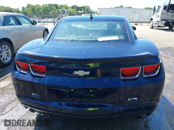 2012 Chevrolet Camaro 1LT z VIN 2G1FB1E30C9167510, wystawiony jako IAAI lot #42114510 z przebiegiem 185 012 mil mil oraz . Historia ofert i sprzedaży dostępna na DreamBid. Obrazek 16.