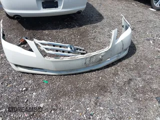 2007 Toyota Avalon XL z VIN 4T1BK36B07U187140, wystawiony jako IAAI lot #42333928 z przebiegiem 119 924 mil mil oraz . Historia ofert i sprzedaży dostępna na DreamBid. Obrazek 12.
