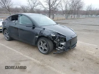 2020 Tesla Model Y Long Range with VIN 5YJYGDEE4LF033826, listed as a IAAI auction lot 41734119 with 131,507 mi miles and . Bid and sale history available at DreamBid. Image 1.