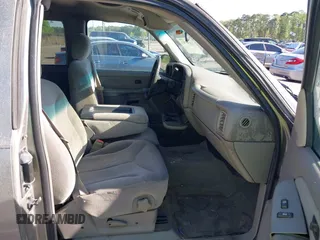 2000 GMC New Sierra 1500 SL with VIN 2GTEC19V8Y1259790, listed as a IAAI auction lot 42050797 with 192,299 mi miles. Bid and sale history available at carsss.com. Image 5.