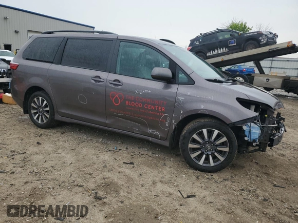 2019 Toyota Sienna LE with VIN 5TDJZ3DC2KS223303, listed as a Copart auction lot 65820654 with 286,964 mi miles and Clean Title. Bid and sale history available at carsss.com. Image 4.