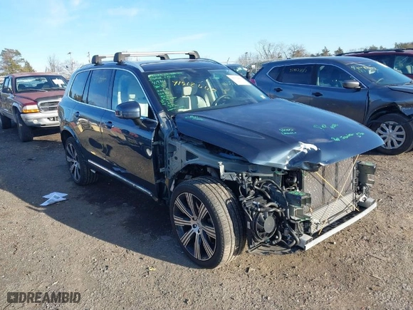 2022 Volvo XC90 Recharge Plug-In Hybrid Inscription with VIN YV4BR00L9N1790812, listed as a IAAI auction lot 41512660 with 29,504 mi miles. Bid and sale history available at carsss.com. Image 1.