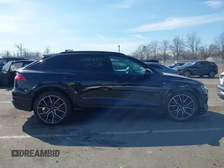 2021 Audi Q8 Prestige z VIN WA1FVAF18MD012276, wystawiony jako IAAI lot #41651592 z przebiegiem 45 615 mil mil oraz . Historia ofert i sprzedaży dostępna na DreamBid. Obrazek 13.