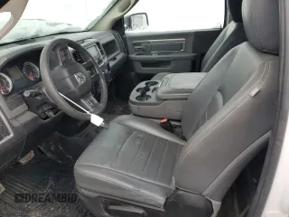 2020 Ram 1500 Tradesman z VIN 3C6JR7DT1LG260552, wystawiony jako Copart lot #49009535 z przebiegiem 107 514 mil mil oraz Szkoda całkowita • Salvage title. Historia ofert i sprzedaży dostępna na DreamBid. Obrazek 7.