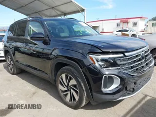 2024 Volkswagen Atlas SE z VIN 1V2JR2CAXRC512272, wystawiony jako IAAI lot #41642077 z przebiegiem 13 583 mil mil oraz . Historia ofert i sprzedaży dostępna na DreamBid. Obrazek 1.
