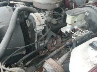 1994 GMC Sierra 1500 z VIN 1GTDC14Z2RZ530602, wystawiony jako IAAI lot #42577982 z przebiegiem 159 406 mil mil oraz . Historia ofert i sprzedaży dostępna na DreamBid. Obrazek 13.