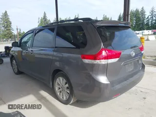 2014 Toyota Sienna Limited z VIN 5TDDK3DC9ES088584, wystawiony jako IAAI lot #42333016 z przebiegiem 115 138 mil mil oraz . Historia ofert i sprzedaży dostępna na DreamBid. Obrazek 3.