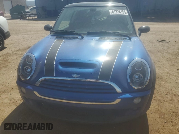 2005 MINI Hardtop S with VIN WMWRE33415TD90833, listed as a Copart auction lot 61238165 with 174,647 mi miles and Salvage title. Bid and sale history available at DreamBid. Image 5.