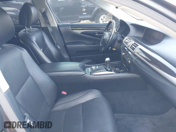 2013 Lexus LS 460 L with VIN JTHGL1EF8D5050029, listed as a IAAI auction lot 41891150 with 202,315 mi miles. Bid and sale history available at carsss.com. Image 5.