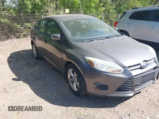 2013 Ford Focus SE with VIN 1FADP3F25DL351343, listed as a IAAI auction lot 42142367 with 146,850 mi miles. Bid and sale history available at carsss.com. Image 1.