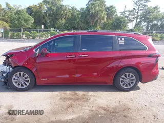 2021 Toyota Sienna XLE z VIN 5TDYRKEC2MS028134, wystawiony jako IAAI lot #42152640 z przebiegiem 107 427 mil mil oraz . Historia ofert i sprzedaży dostępna na DreamBid. Obrazek 14.