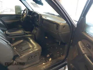 2002 Chevrolet Silverado 1500 LT with VIN 2GCEK19T521134772, listed as a IAAI auction lot 41483555 with 201,963 mi miles and . Bid and sale history available at DreamBid. Image 5.