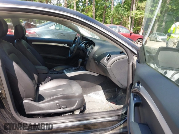 2012 Audi A5 Premium с VIN WAUCFAFR5CA000501, выставлен на аукционе IAAI как лот 42551730 с пробегом 52 924 миль миль и . История ставок и продаж доступна на DreamBid. Изображение 5.