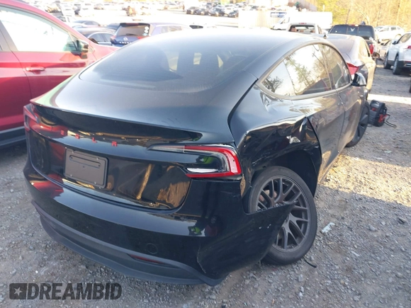 2024 Tesla Model 3 z VIN 5YJ3E1EA8RF728301, wystawiony jako IAAI lot #41865709 z przebiegiem 35 791 mil mil oraz . Historia ofert i sprzedaży dostępna na DreamBid. Obrazek 4.