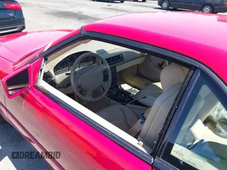 1998 Mercedes-Benz SL 500 z VIN WDBFA67F5WF162862, wystawiony jako IAAI lot #42391819 z przebiegiem 158 411 mil mil oraz . Historia ofert i sprzedaży dostępna na DreamBid. Obrazek 6.