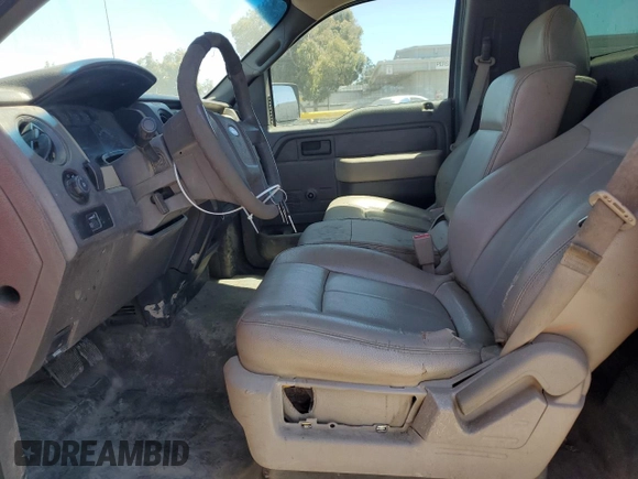2010 Ford F-150 XL z VIN 1FTMF1CW8AKE05759, wystawiony jako Copart lot #61659635 z przebiegiem 303 424 mil mil oraz Szkoda całkowita • Salvage title. Historia ofert i sprzedaży dostępna na DreamBid. Obrazek 7.