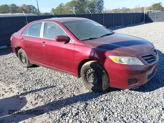 2011 Toyota Camry LE z VIN 4T4BF3EK9BR215747, wystawiony jako IAAI lot #41195559 z przebiegiem 268 086 mil mil oraz . Historia ofert i sprzedaży dostępna na DreamBid. Obrazek 1.
